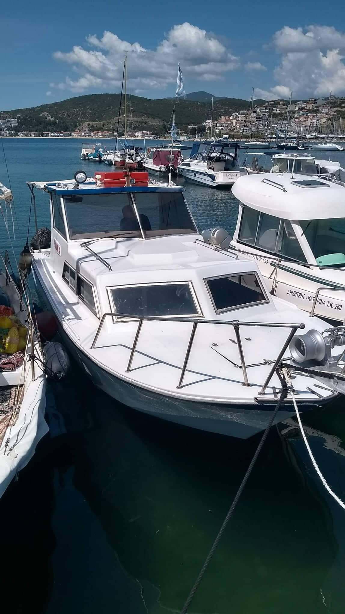 fishing boat rental nea peramos